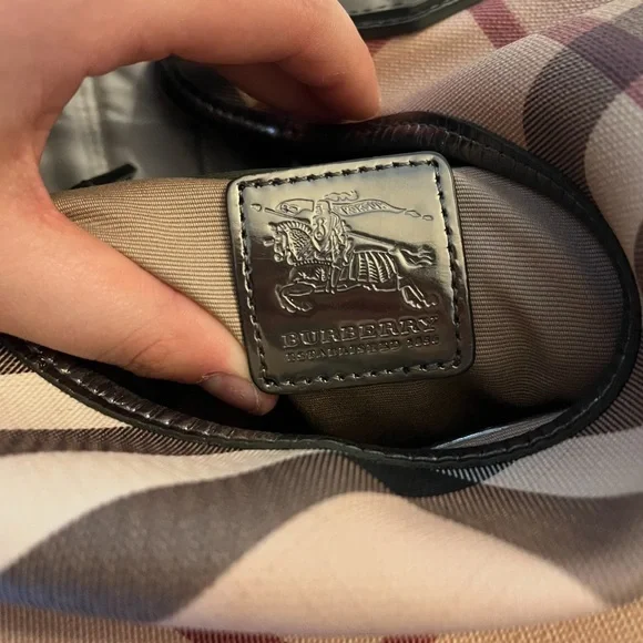 Burberry Women's Checkered Tote Bag - Black and Cream - Picture 3 of 8